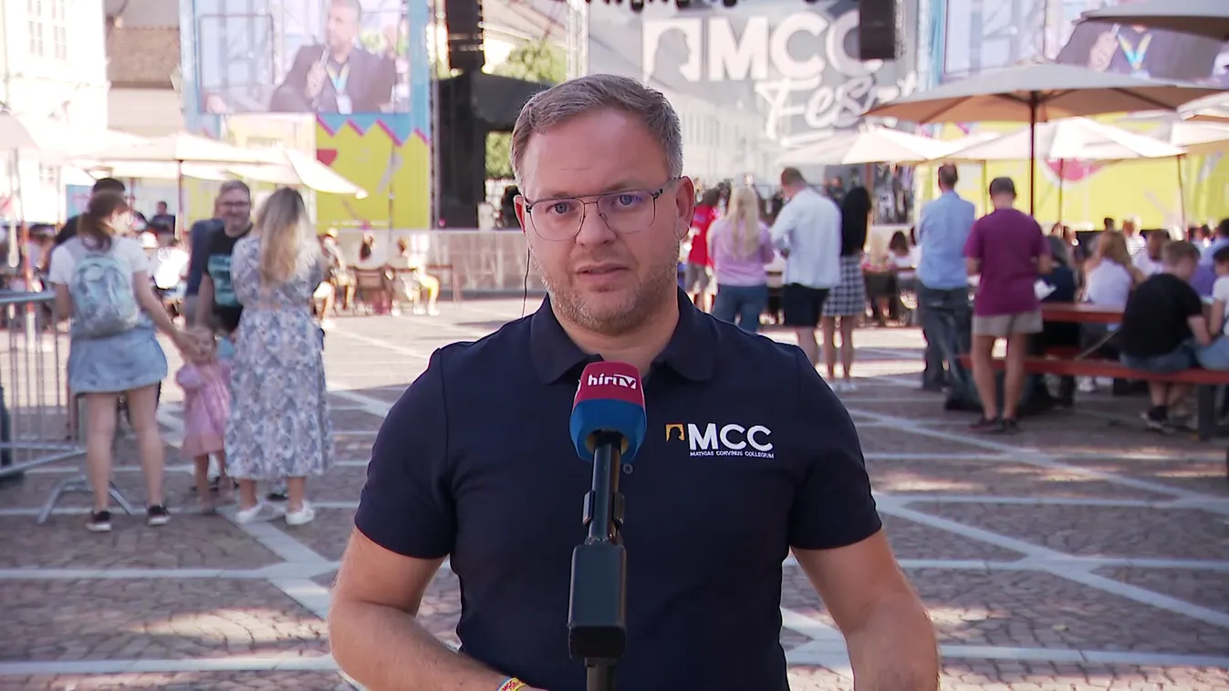 Orbán Balázs: Több tízezer embert kellene a menekültügyi elbírálás alatt hazánk területén tartani