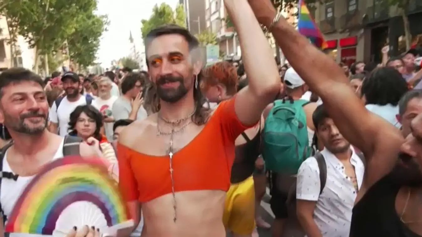 A Pride-on kampányol a baloldal Spanyolországban
