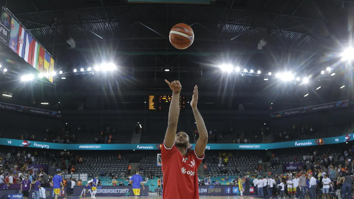 Hanga Ádám a Crvena Zvezdában folytatja