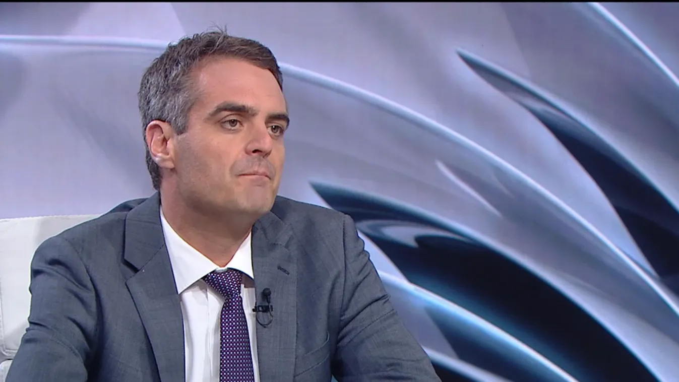 2025-re 800 ezer forint lehet tanárok bére