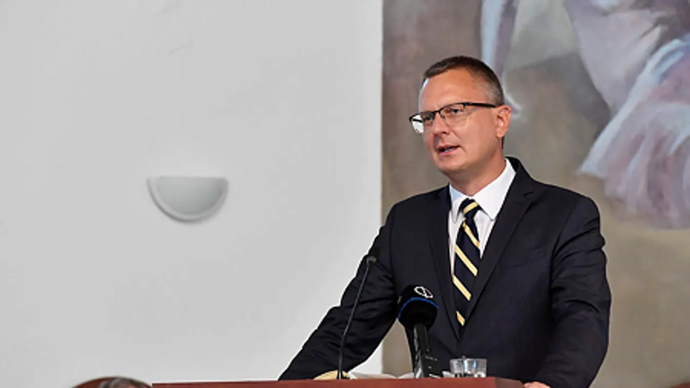 Rétvári Bence: Nem sodorhatjuk veszélybe a határon túli magyarokat