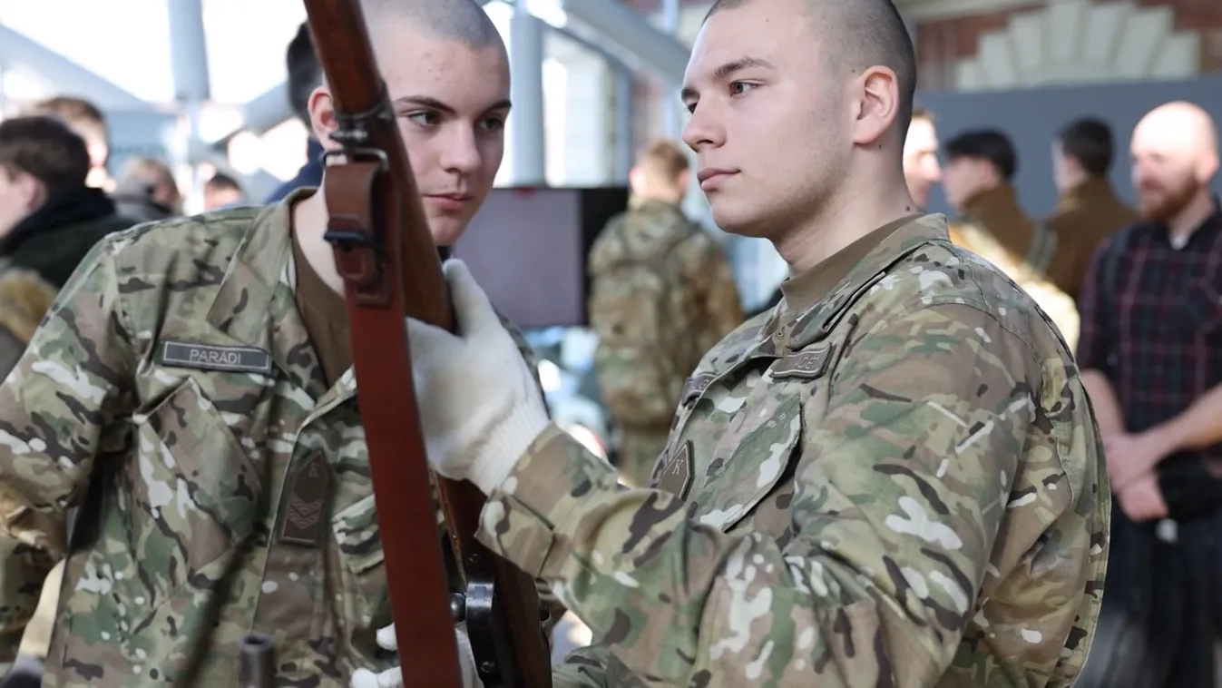 737 ezerért toboroznak jelentkezőket a lövész zászlóaljba