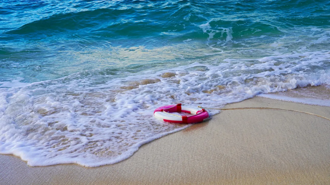 Négy napig hánykolódtak a vízben az újabb tengeri szerencsétlenség túlélői