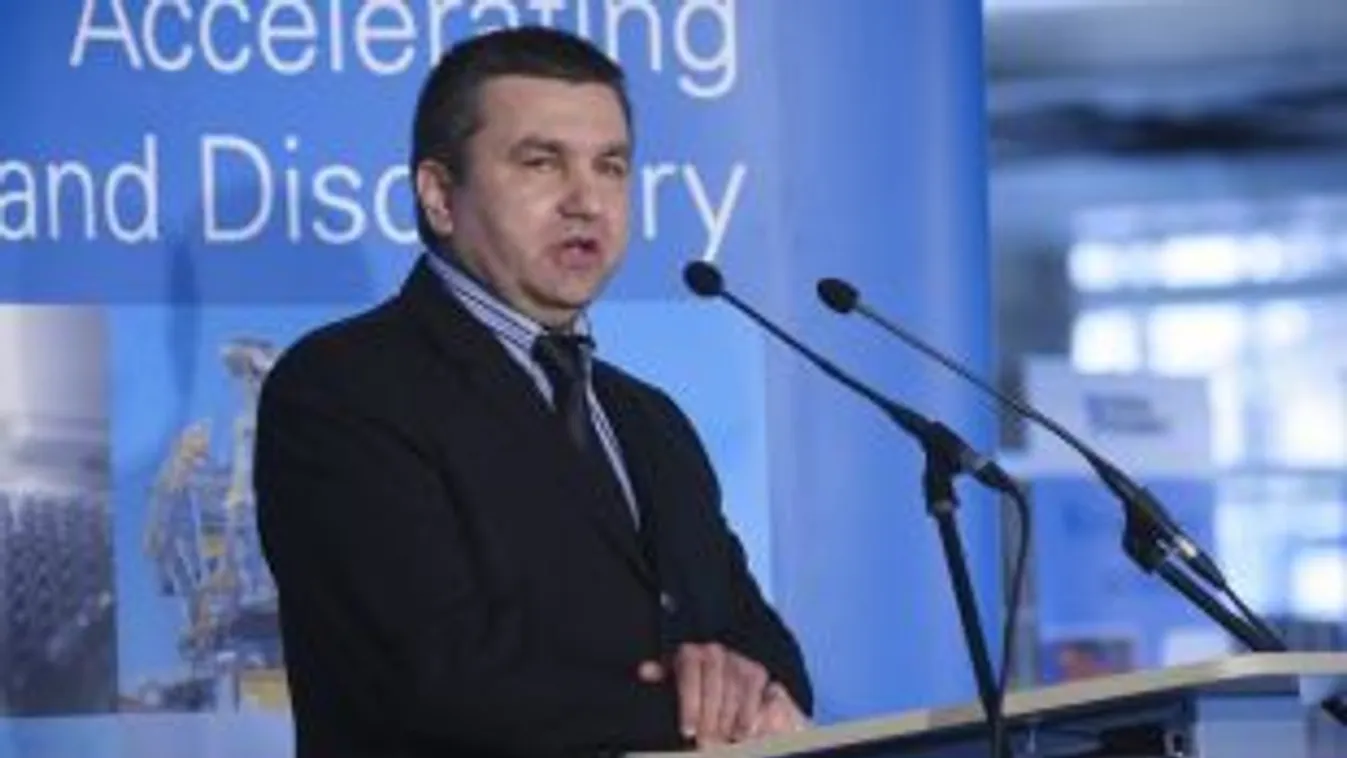 Czomba Sándor: 3 ezer fővel csökkent a regisztrált álláskeresők száma