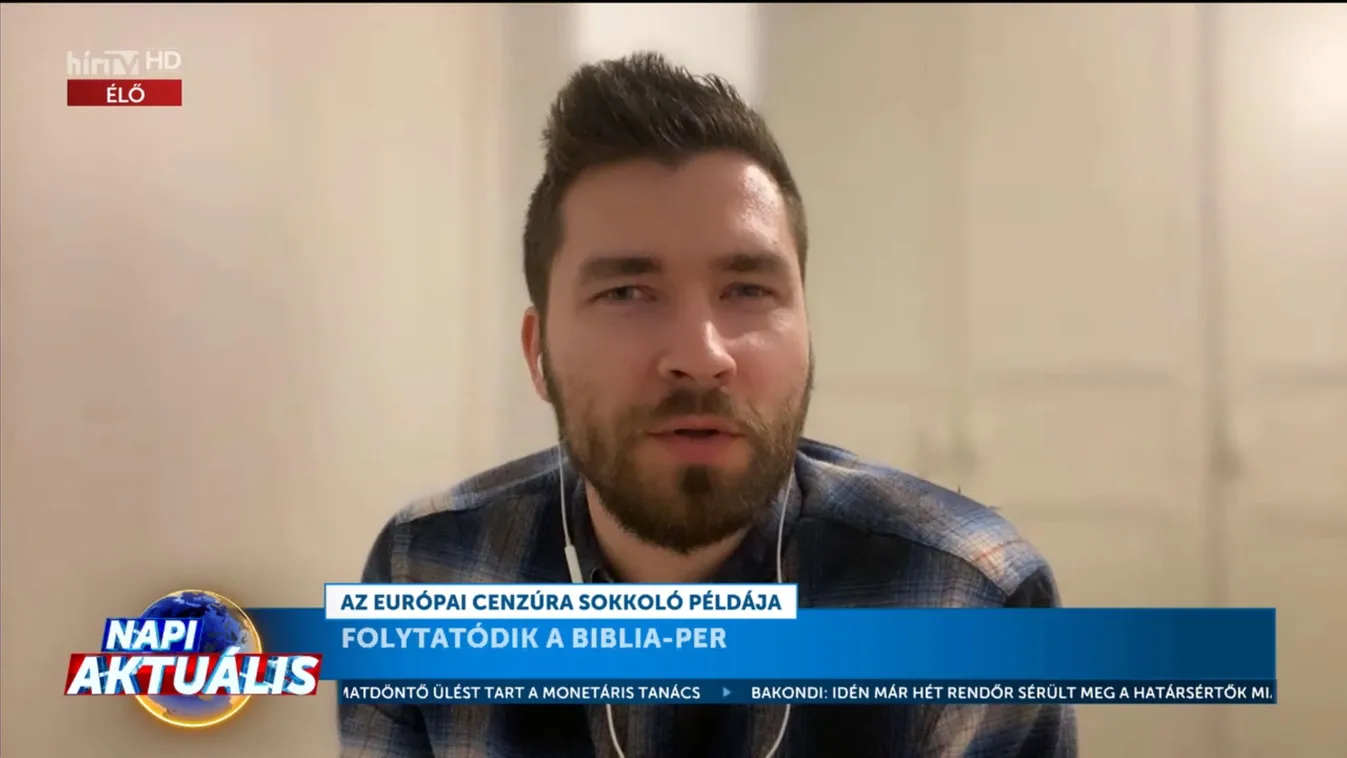 Bibliaolvasó akció a Finn Nagykövetség előtt