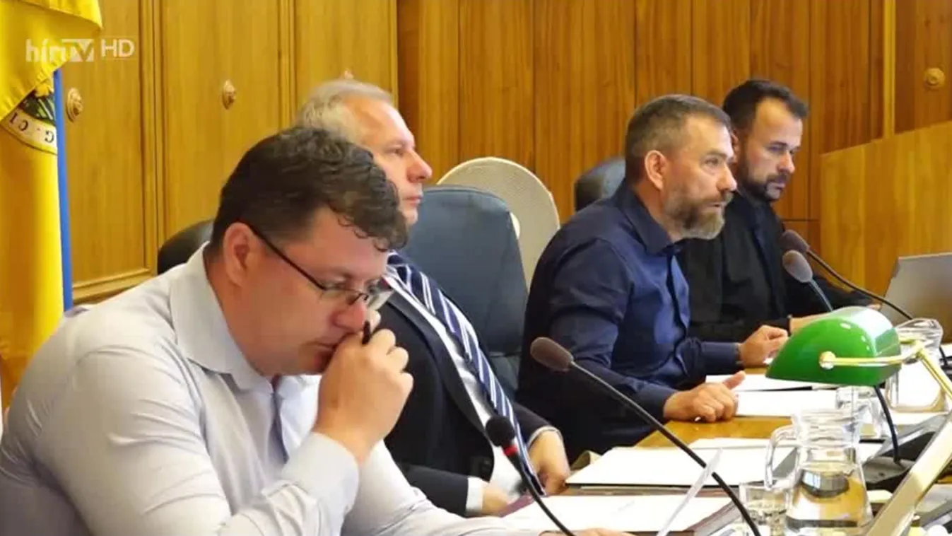 Zenével nyomta el az egyik kormánypárti képviselő közgyűlésen tett hozzászólását a Pécs TV