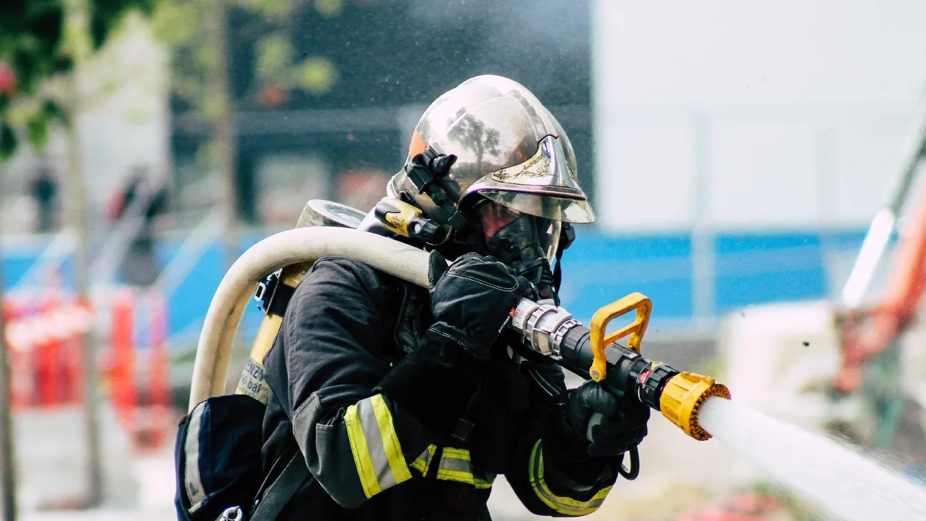 Tűz ütött ki egy franciaországi üdülőben, többen eltűntek
