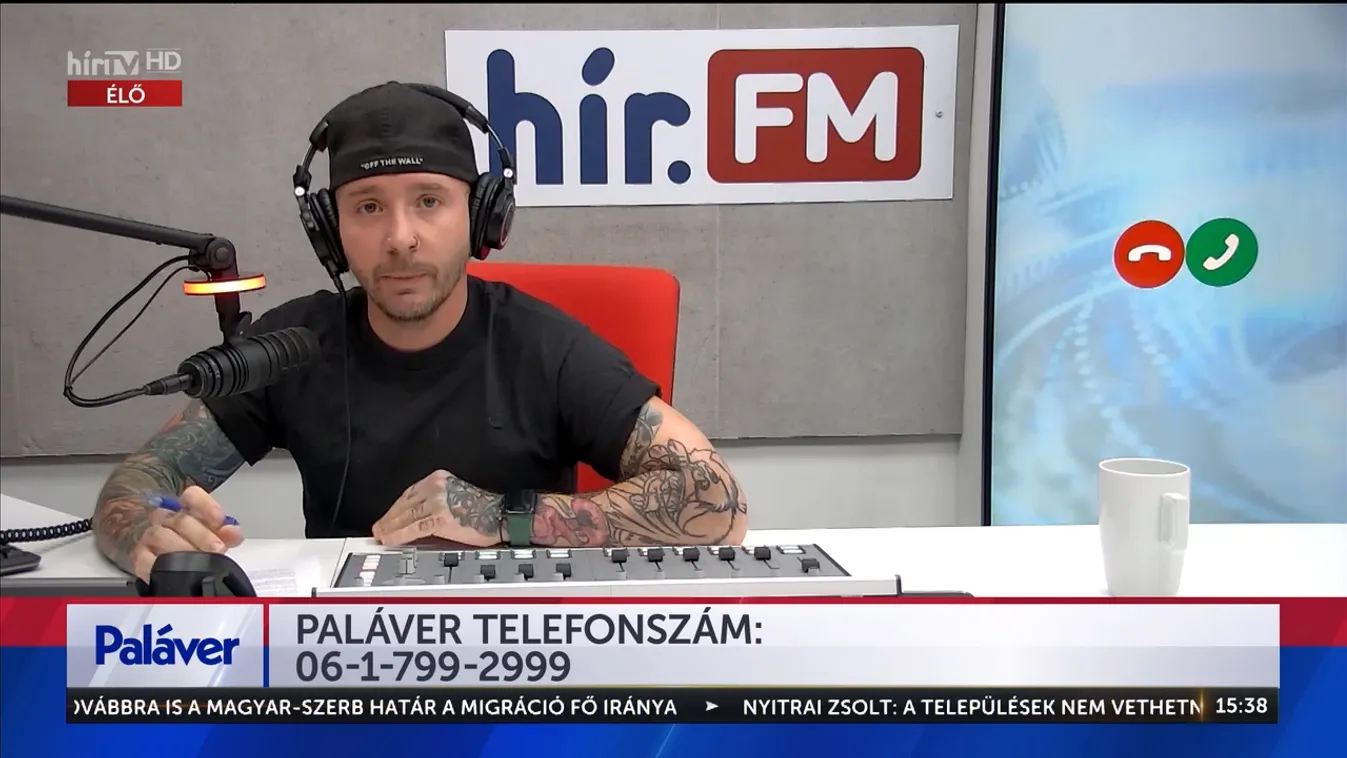 Paláver: Kinevettek egy momentumos politikust a Tranziton, a Telexnek kellett megvédenie