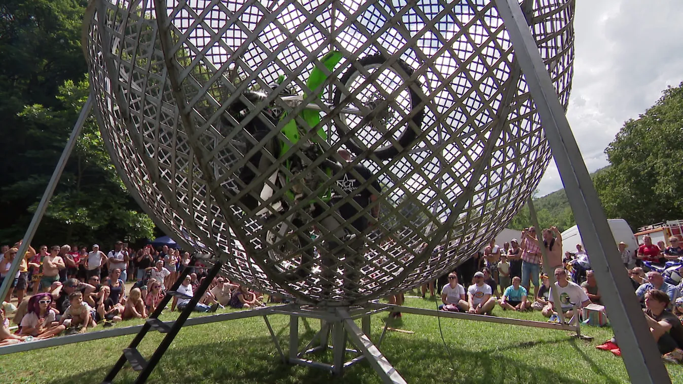 Radar - Több ezer motoros lepte el a Mátrát