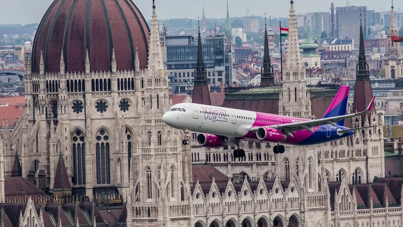 Augusztus 20-án közvetlen a fejünk fölött fog elrepülni a Wizz Air utasszállítója