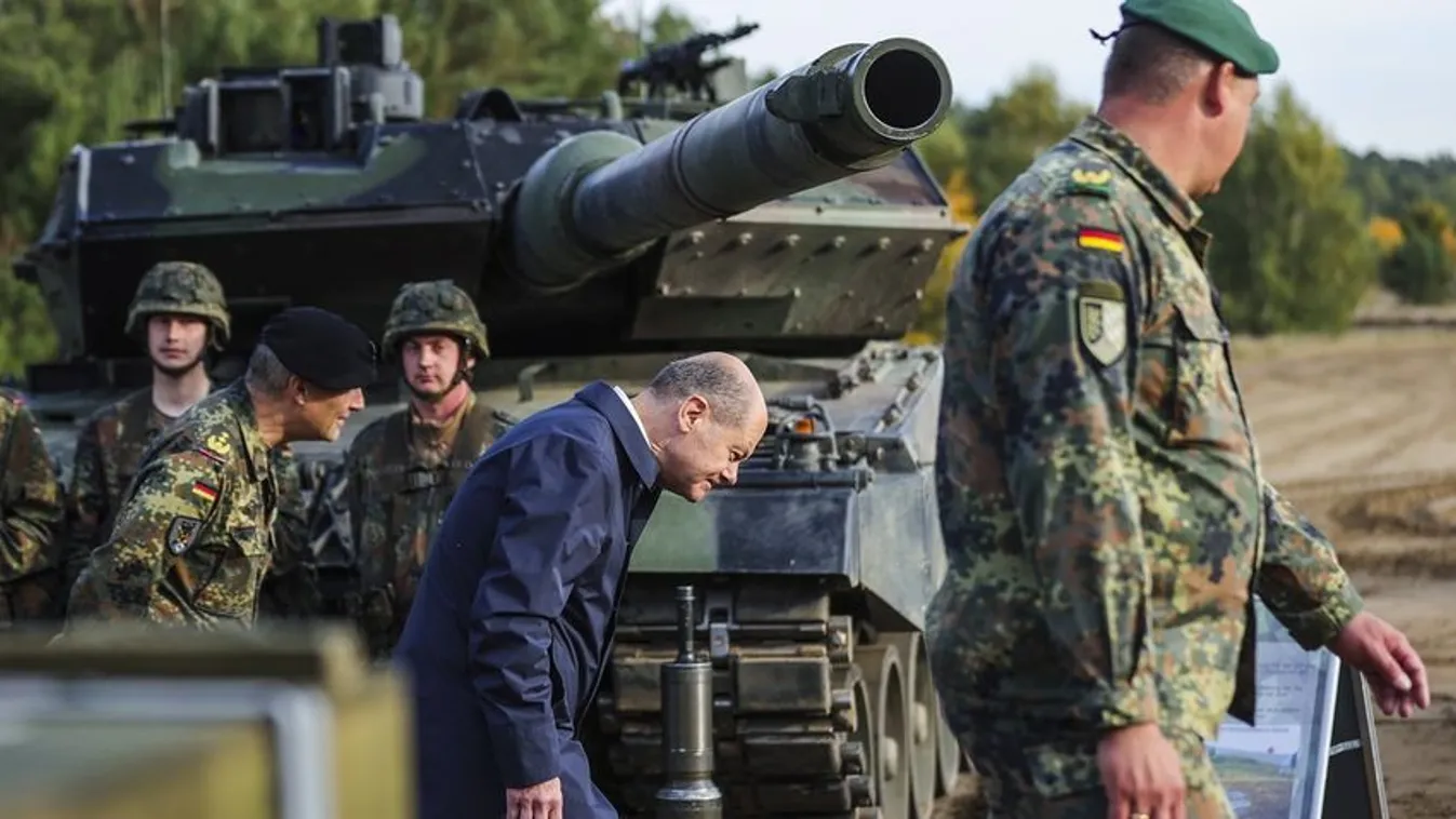 438 ezer dollárt költ a legatyásodott német sereg egykori meleg katonák kárpótlására