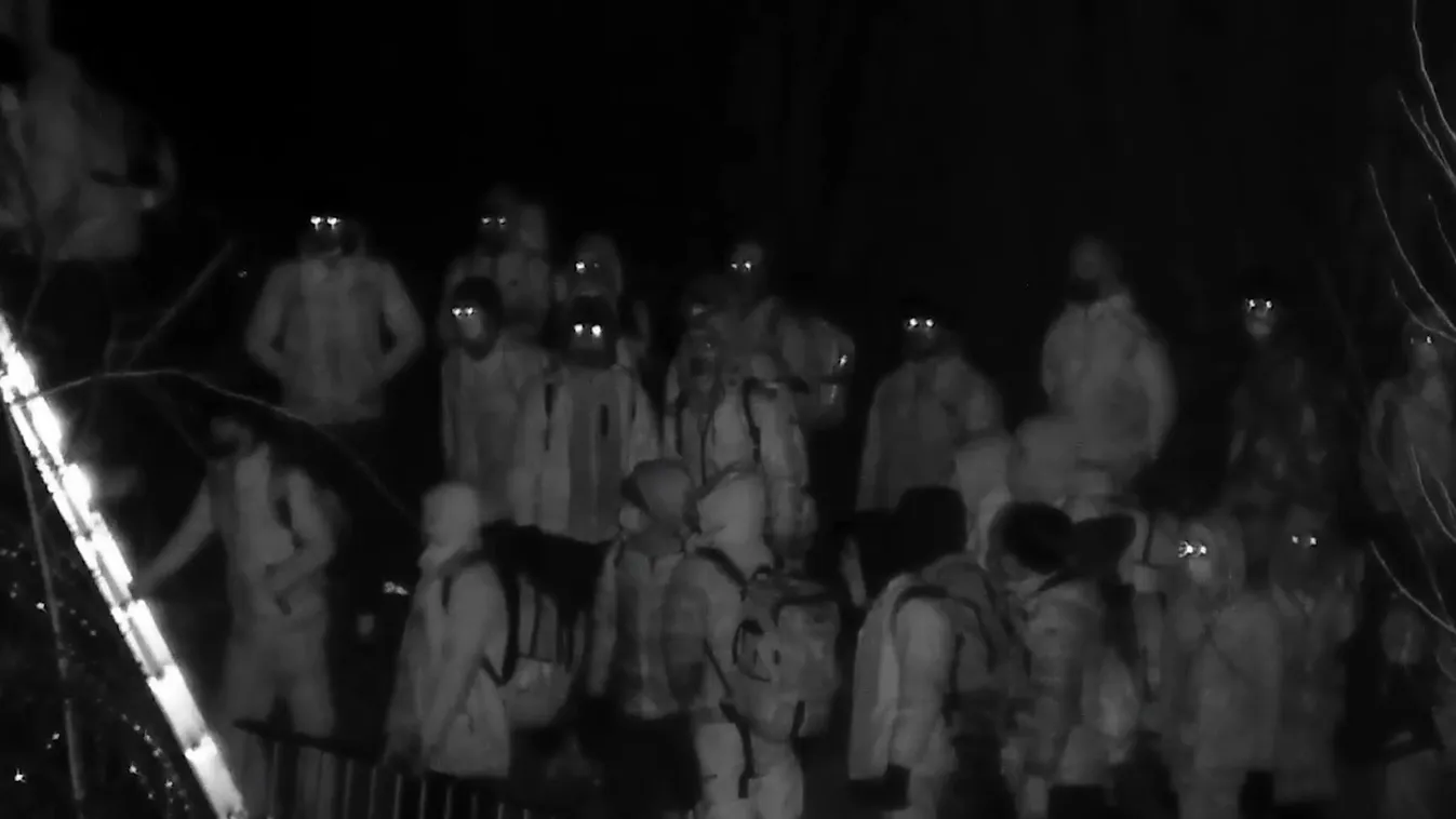 Embercsempészeket toboroznak egy szegedi Facebook-csoportban