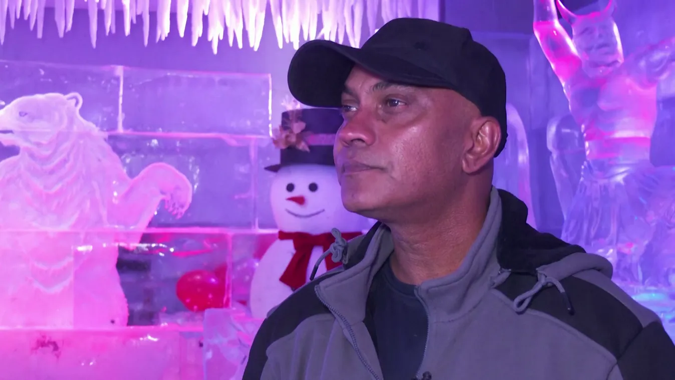 Radar - Látványos jégszobrok a sivatag közepén