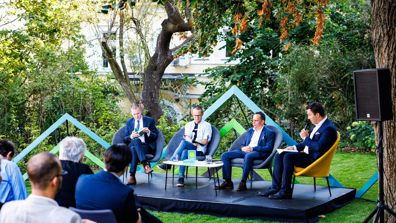 Bemutatták Demeter Szilárd Rendhagyó Hazaszótárát a XXI. Század Intézetben