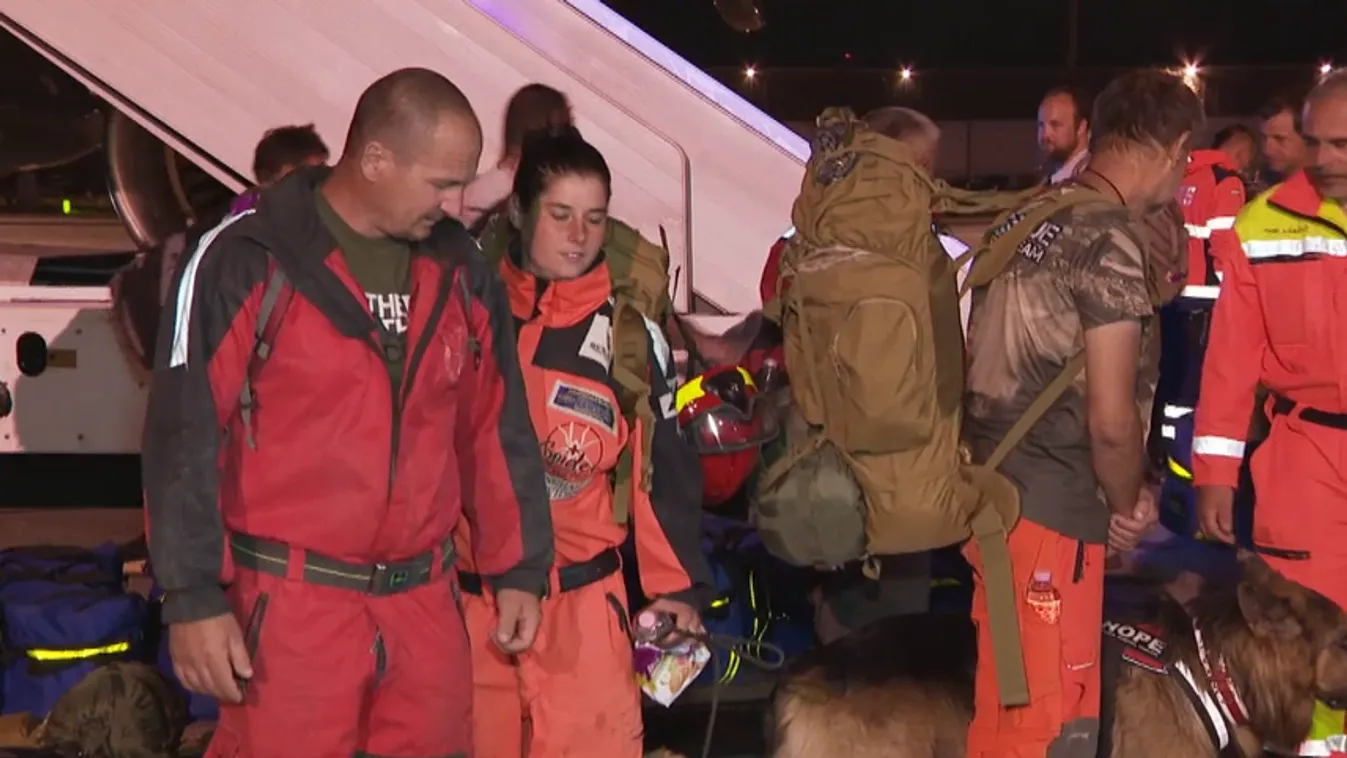 Nehéz és hősies szolgálat után hazaérkeztek Líbiából a kutató-mentők