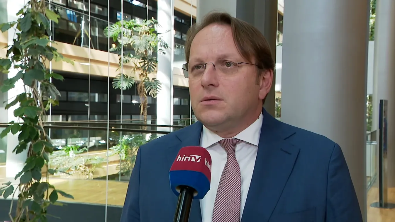 Várhelyi Olivér szerint az Uniónak Tunéziával együtt kell kezelni a migráció okozta kihívásokat