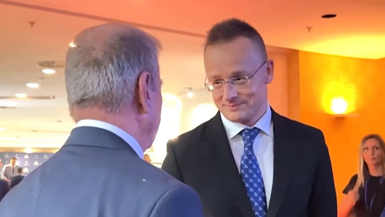 Szijjártó Péter: A labda Svédország térfelén pattog
