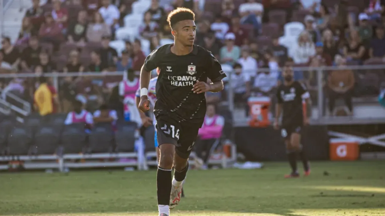 Elképesztő rekord: 13 éves gyerek debütált a profik között