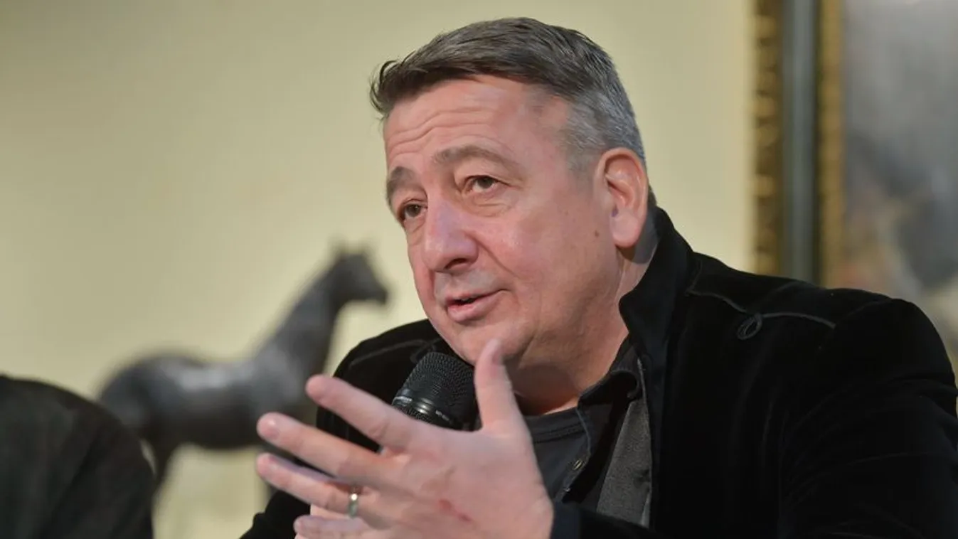 Bayer Zsolt: Ki kell takarítani a terroristákat Európából, mint a pestis patkányokat