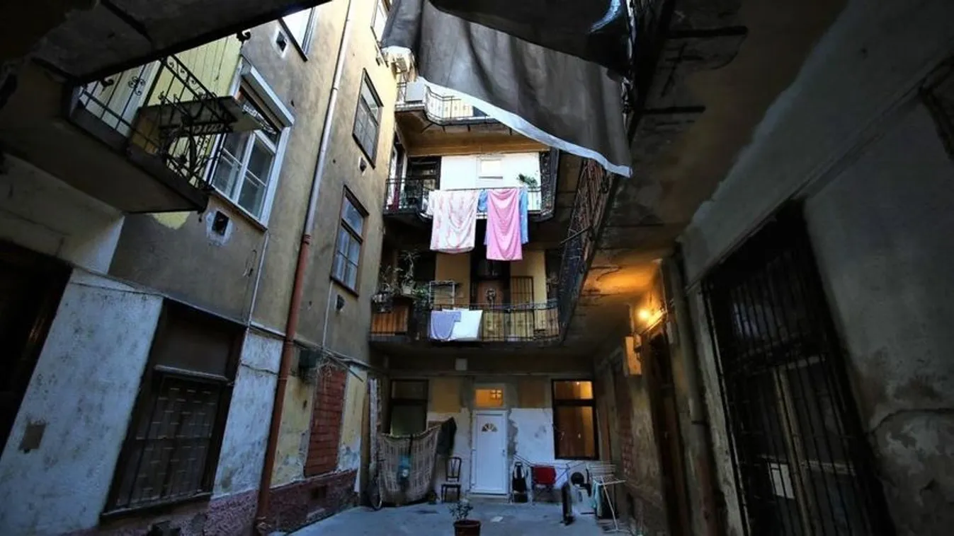 Embertelen állapotok Baranyi Krisztina Ferencvárosában