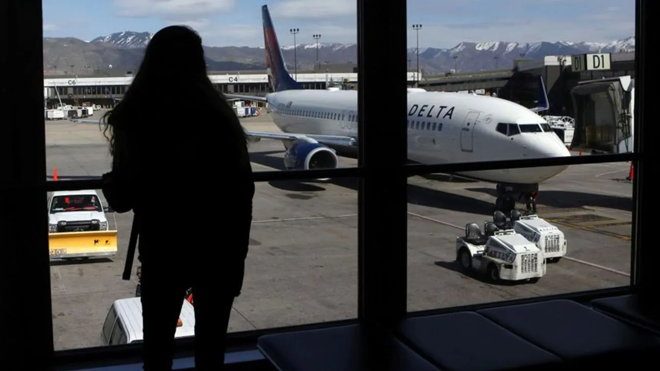 Terrorveszély miatt hat repülőteret ki kellett üríteni Franciaországban