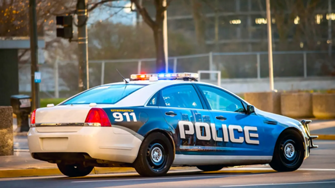 Rendőrség: fegyverek voltak a San Franciscó-i kínai főkonzulátusba hajtó férfinál