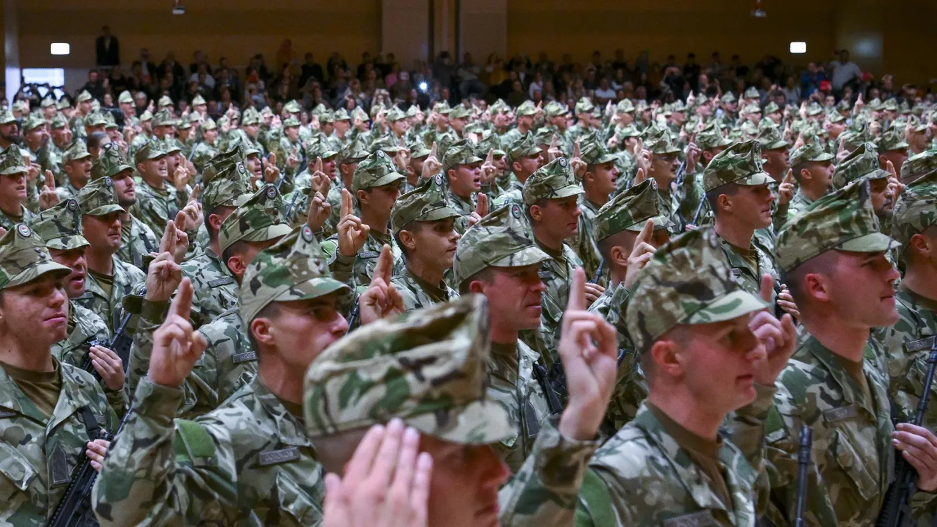 Csaknem négyszáz katona tett ünnepélyes esküt Debrecenben