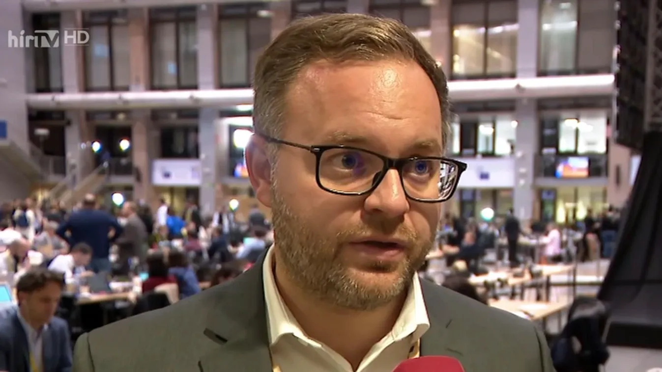 Orbán Balázs: A migráció és a terrorizmus kéz a kézben jár