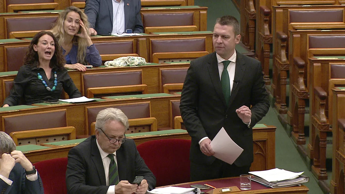 Szabó Tímea végig ordibálta Menczer Tamás parlamenti felszólalását + videó