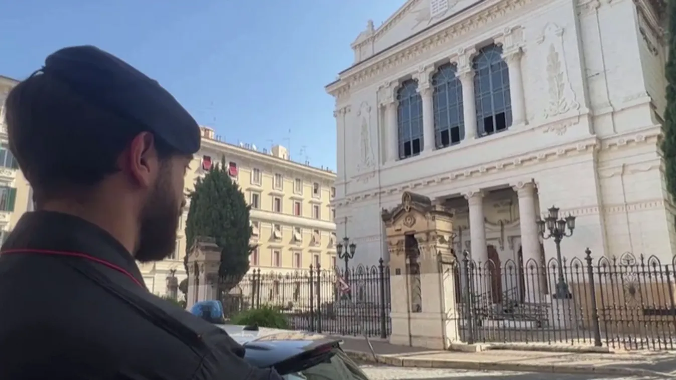 A Hamászt éltették két milánói iskolában