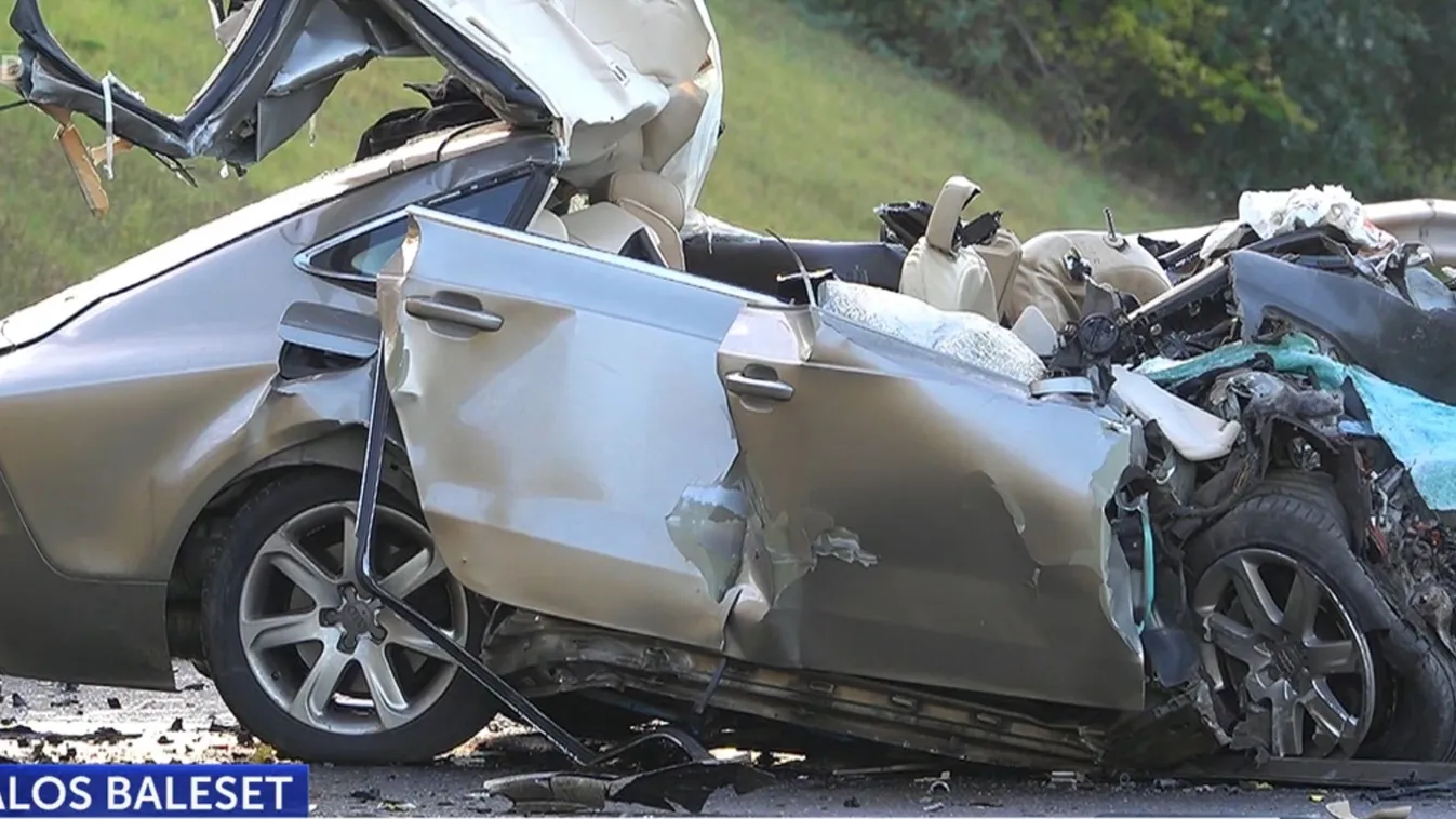 Elaludhatott a sofőr az M5-ös autópályán, összeütközött egy kamionnal, meghalt