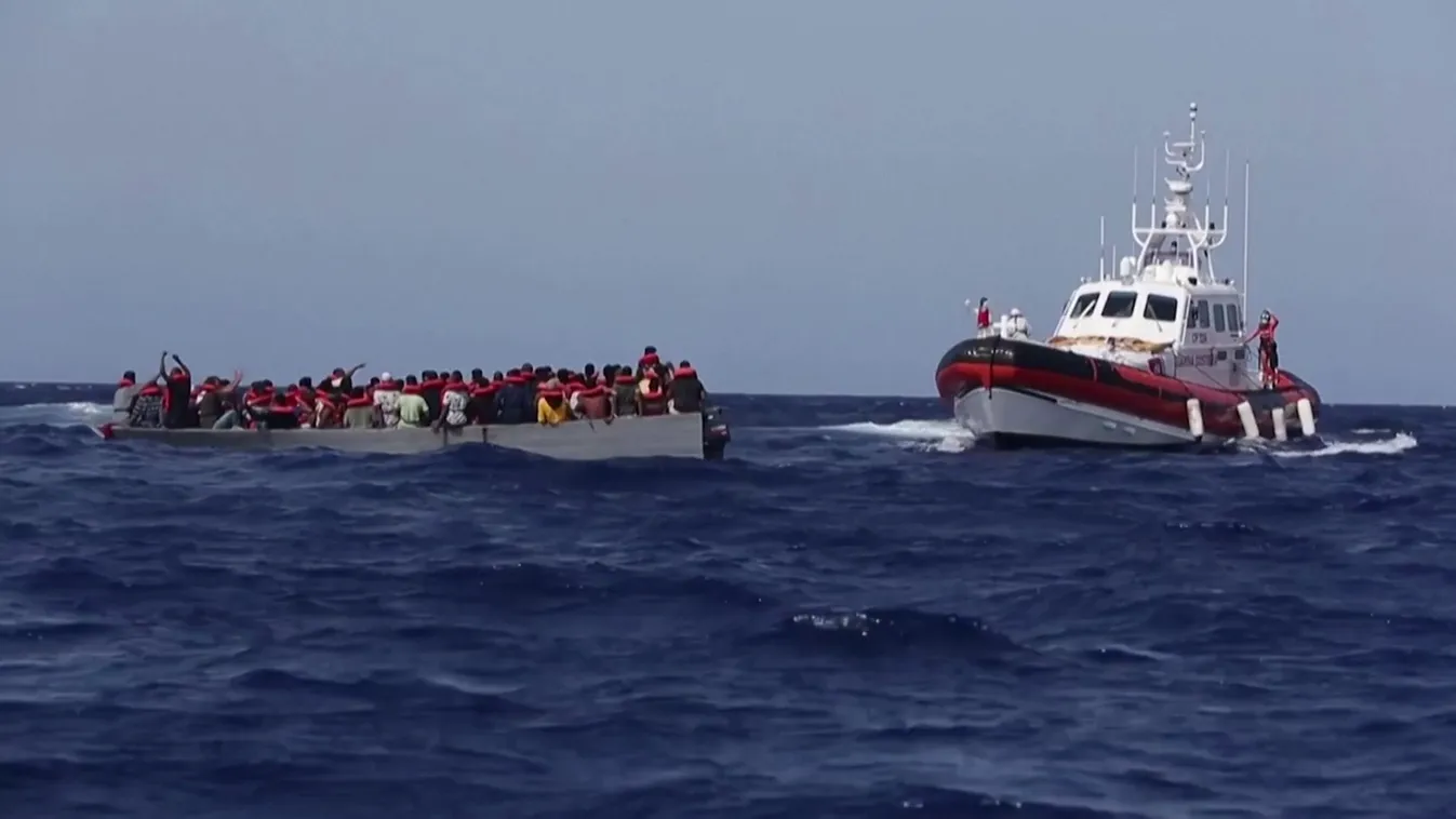 Berlin továbbra sem enged, és finanszírozza a migránsmentő hajókat