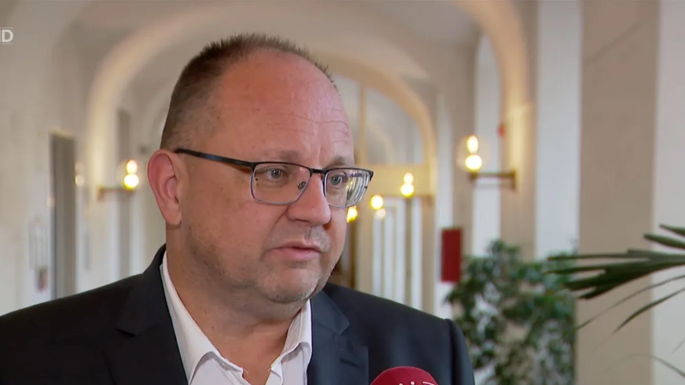 Leszavazta a baloldali többségű testület a kormánypártok prémiumokra vonatkozó javaslatát