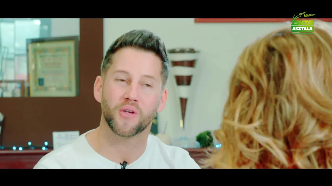 Zsuzsi asztala (2023-11-25)