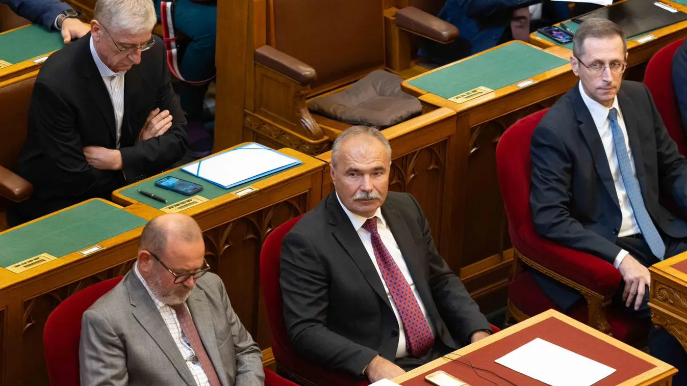 A parlament előtt az agrár salátatörvény