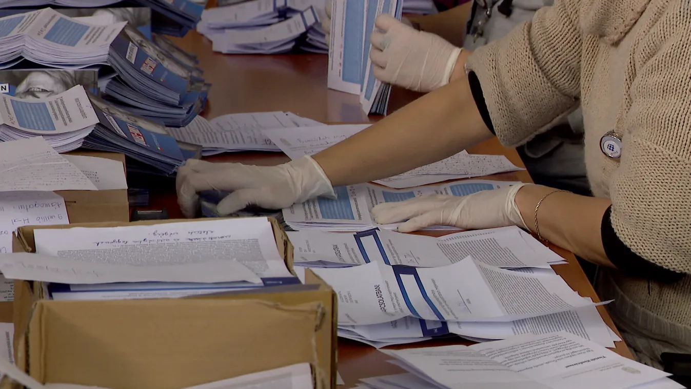 A nemzeti konzultáció témái között szerepelni fog a külföldi befolyásszerzés kérdése is + videó