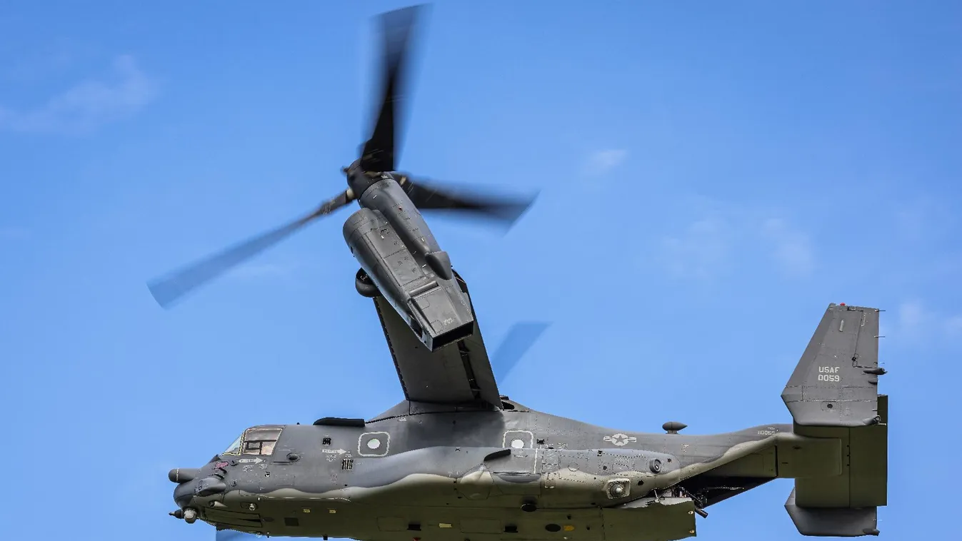 A tengerbe zuhant egy amerikai katonai repülőgép egy japán sziget közelében