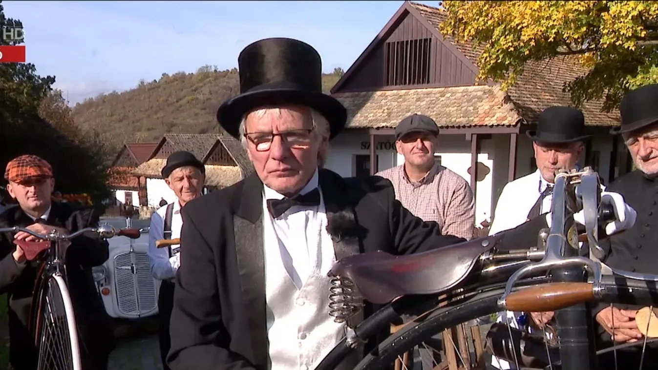 Radar – Veterán biciklik és motorok Hollókőn