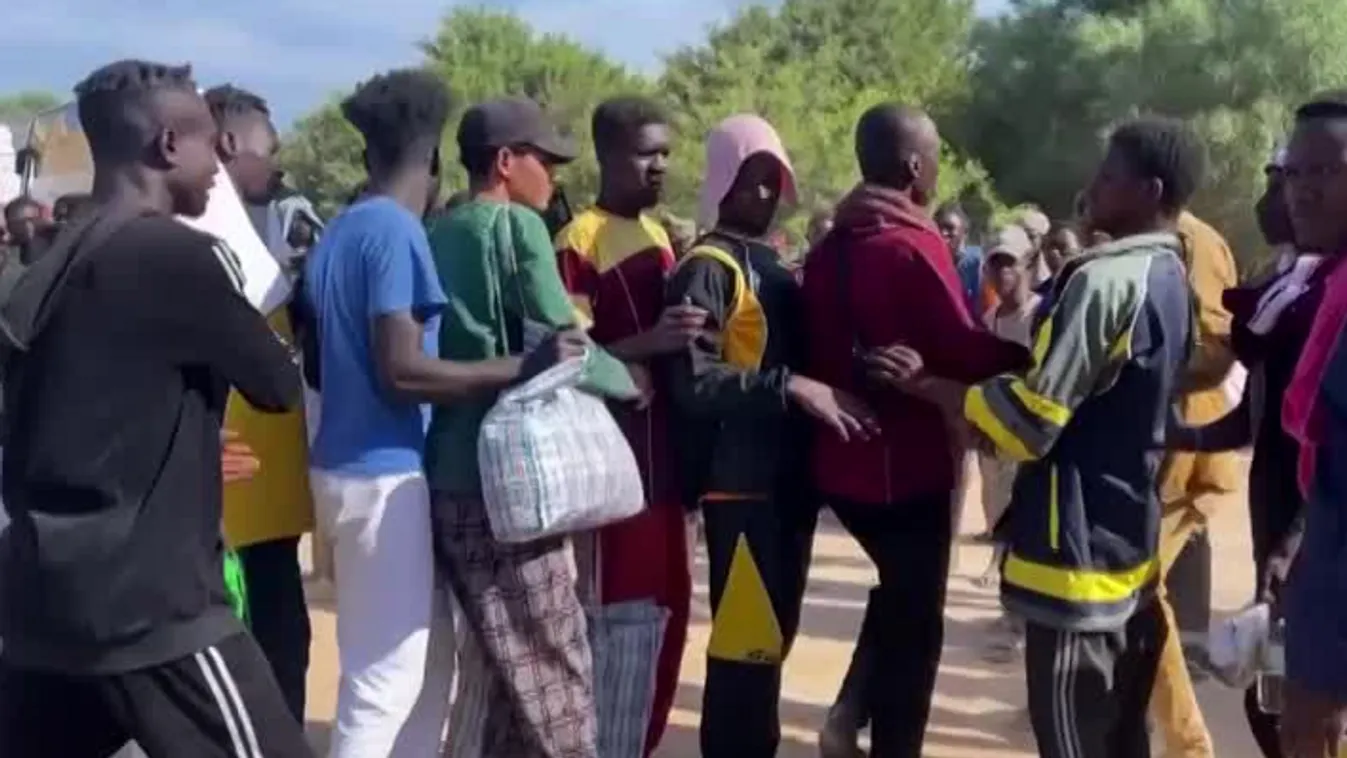 Olaszország megtelt, Albániában helyezik el az illegális bevándorlókat + videó