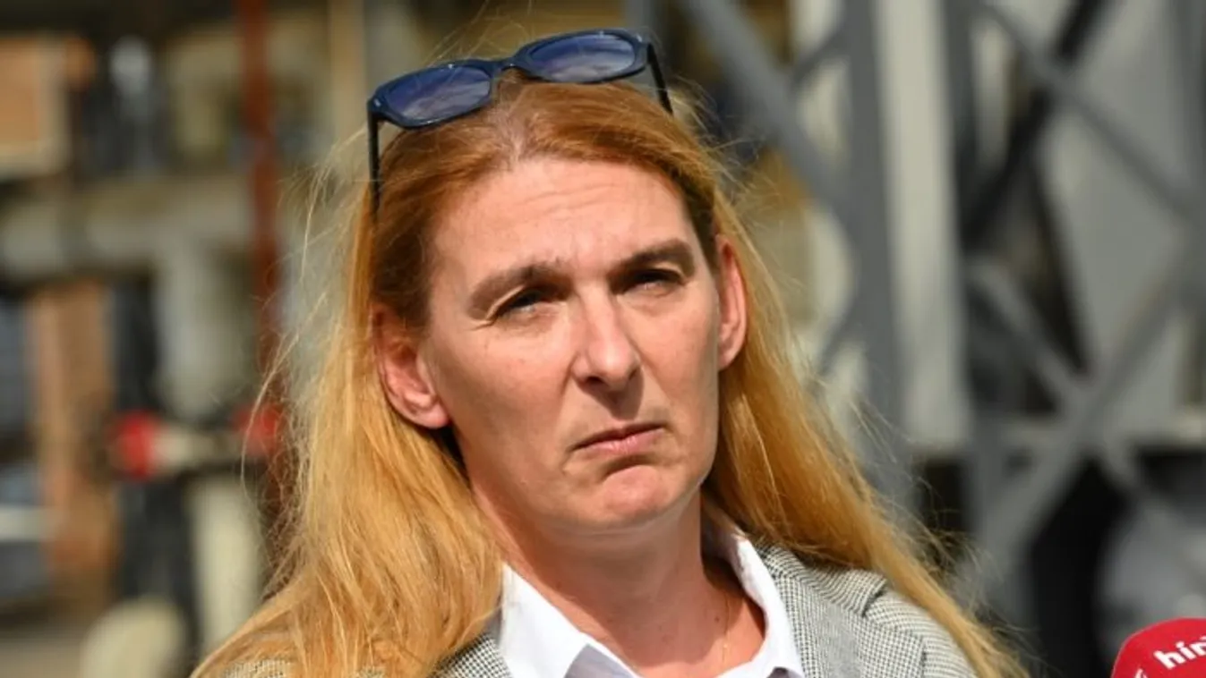 Hoppá! Baranyi Krisztina is nekiment a DK-nak az akciós színházjegyek miatt