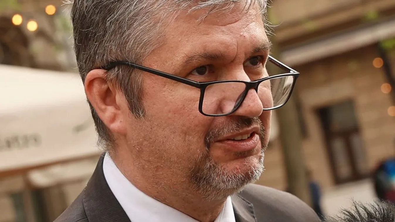 Hadházy nem árulja el, miért nem ítélte el a terrorizmust