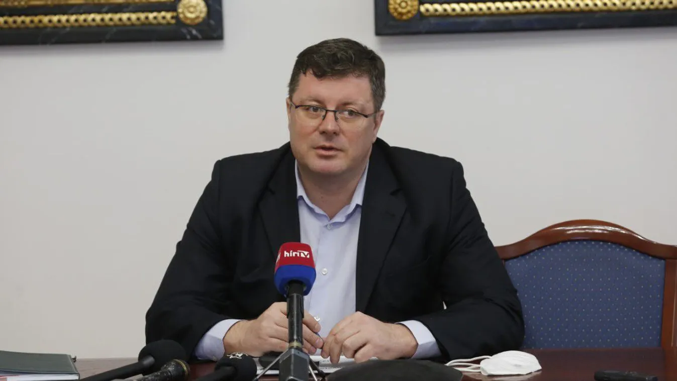 Méltatlansági eljárást kezdeményeznek Pécs alpolgármestere ellen törvénysértés miatt + videó