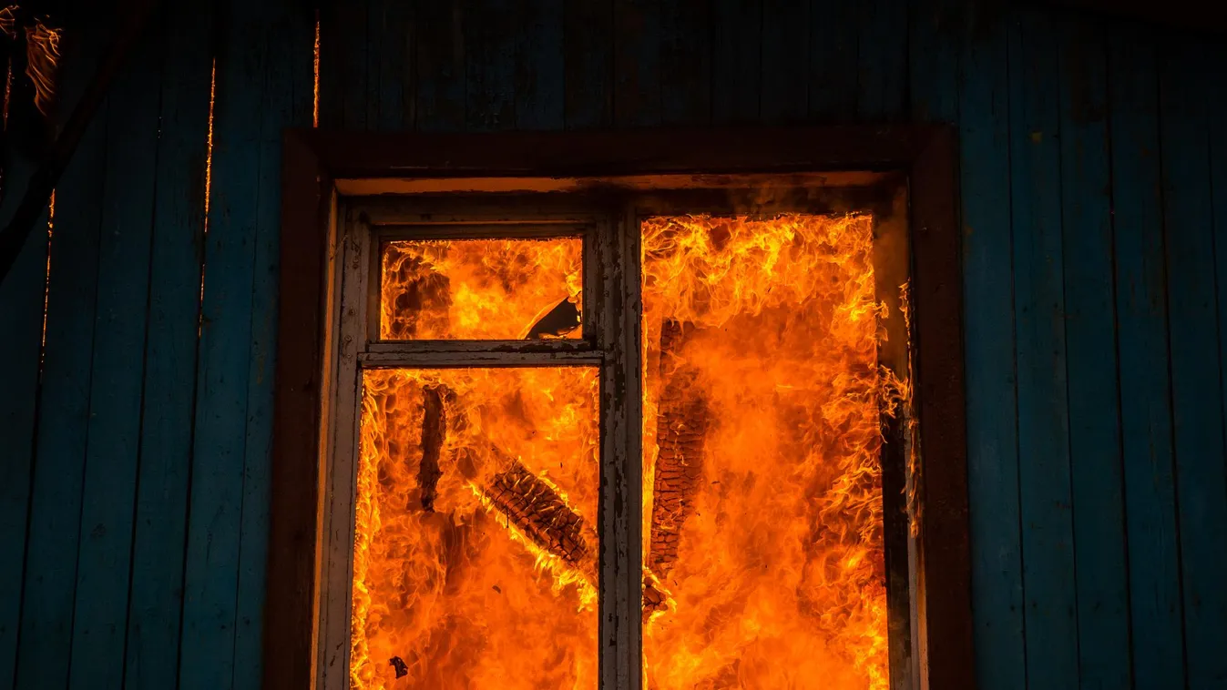 A karácsonyi időszak alatt 461-szer riasztották a tűzoltókat