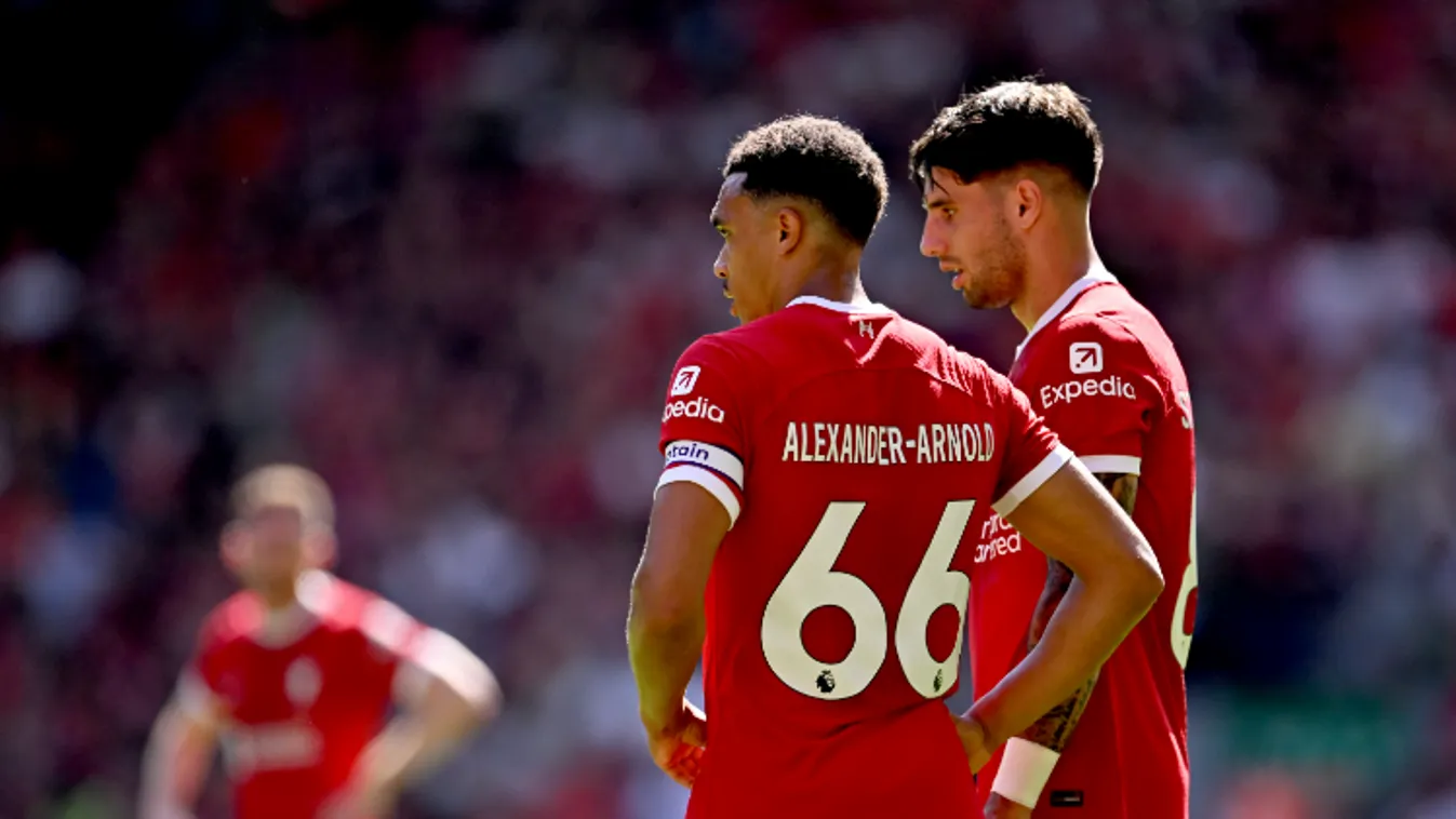 Oda-vissza vannak a szurkolók Szoboszlai és Alexander-Arnold parádéjától + videó