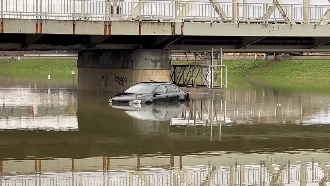 Tíz éve nem látott árhullám vonul le a Rábán és a Dunán is + videó