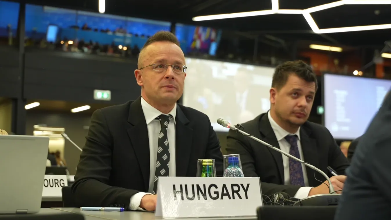 Szijjártó Péter: Különbség kell tenni menekültek és illegális migránsok között + videó