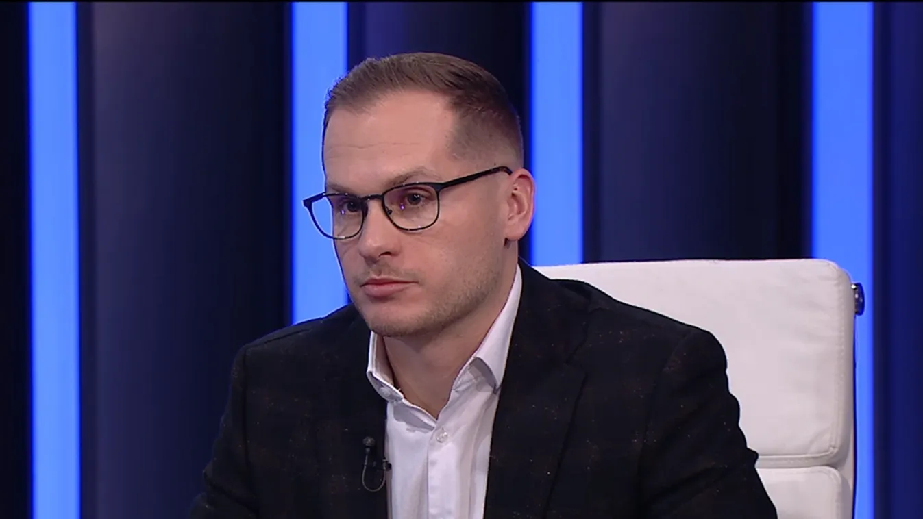 Tordai néz át minden egyes papírt, amely Karácsony asztalára kerül + videó