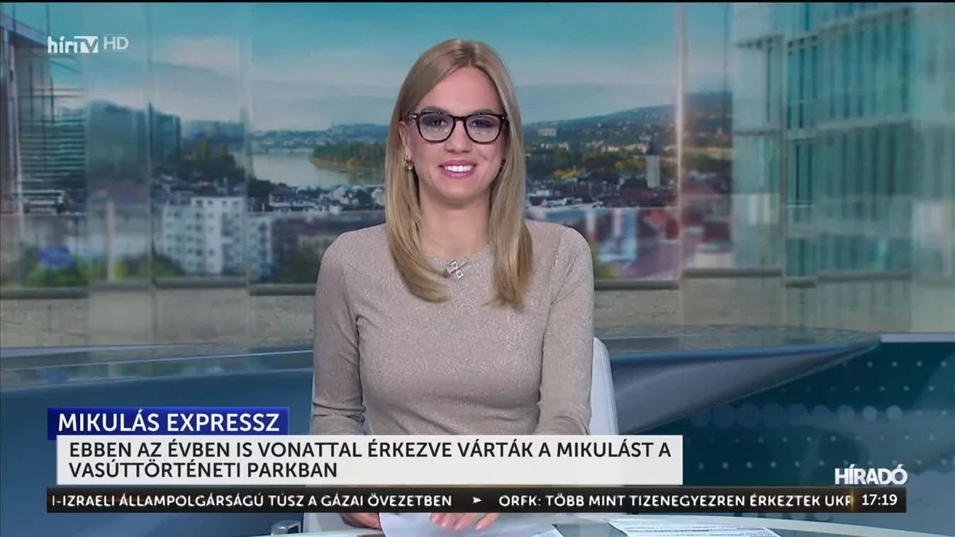 Ebben az évben is vonattal érkezve várták a Mikulást a Vasúttörténeti Parkban