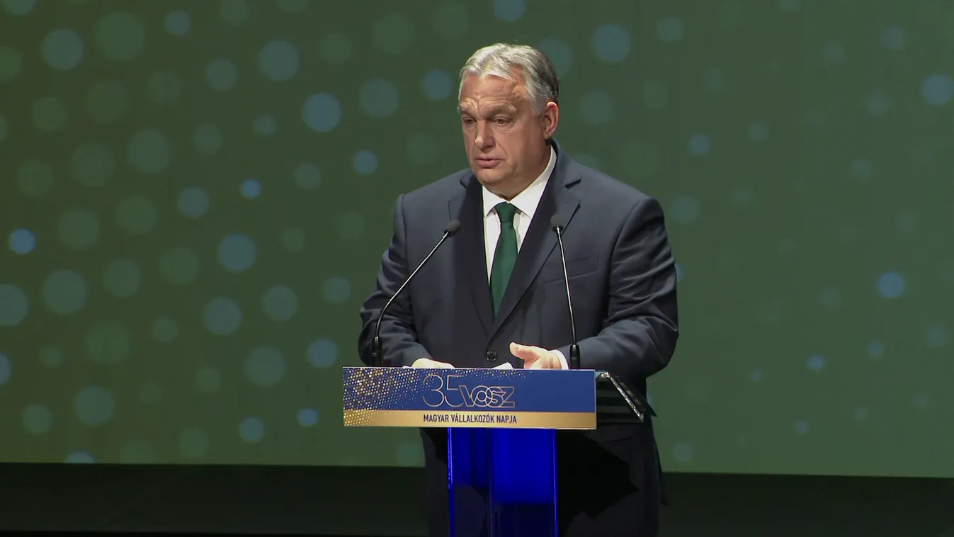 Újabb rezsicsökkentést jelentett be Orbán Viktor a VOSZ rendezvényén + videó