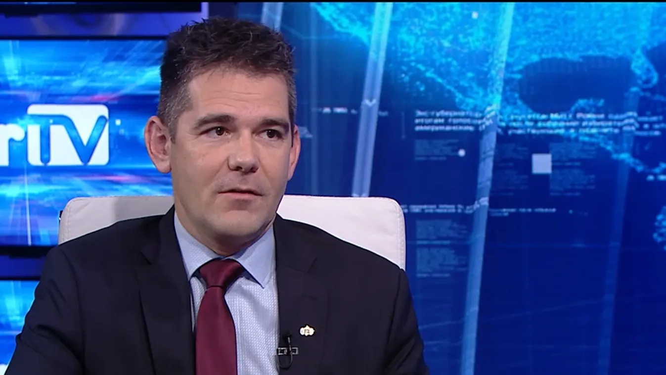 Alapképzettséghez kötné a szavazati jogot a Mi Hazánk + videó